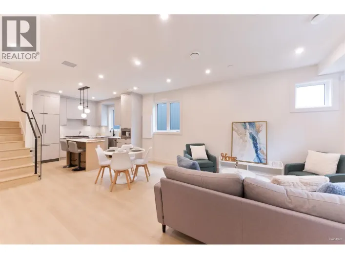 5 7270 17TH AVENUE, Burnaby
