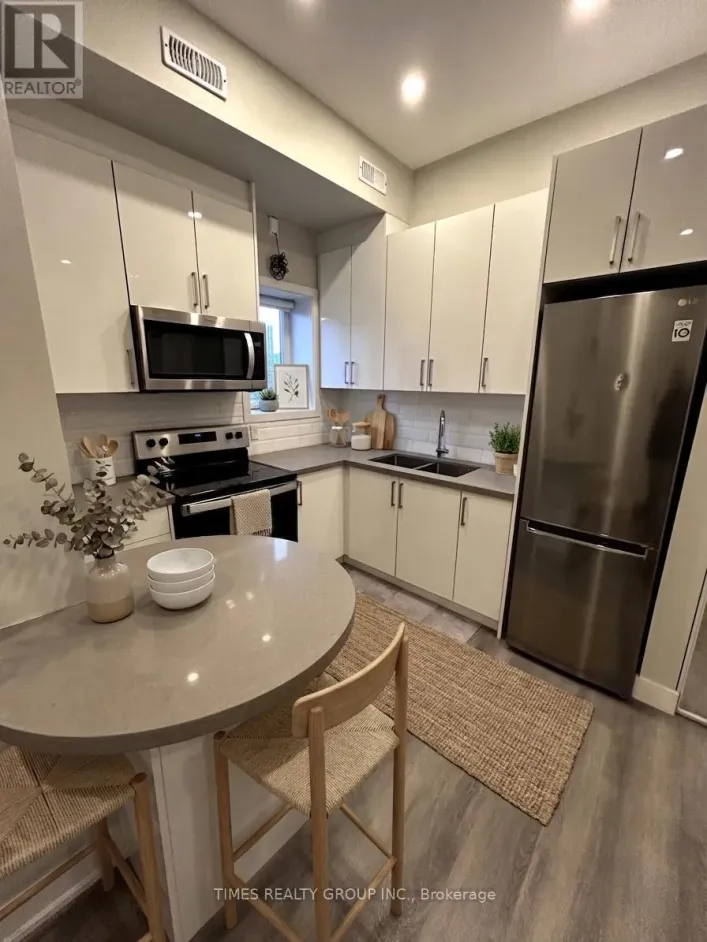 5 - 728 QUEEN STREET E, Toronto