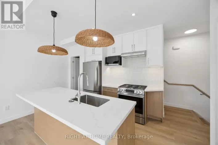 5 - 91 BARTON AVENUE, Toronto