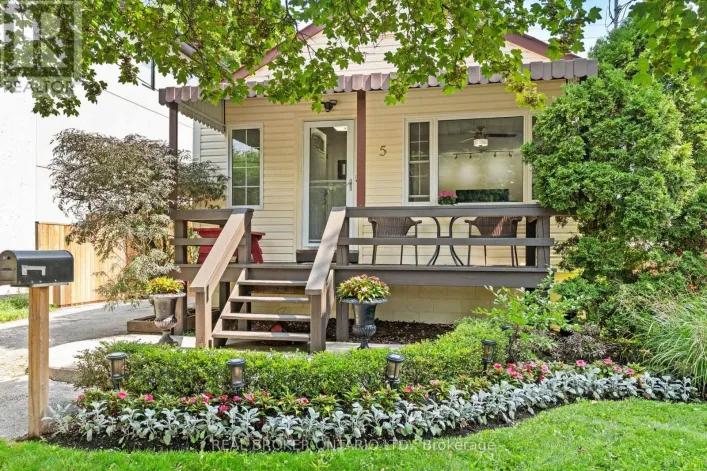 5 ACORN AVENUE, Toronto