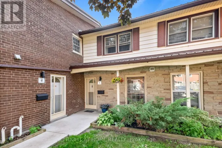5 ARBOUR GLEN CRESCENT, London East