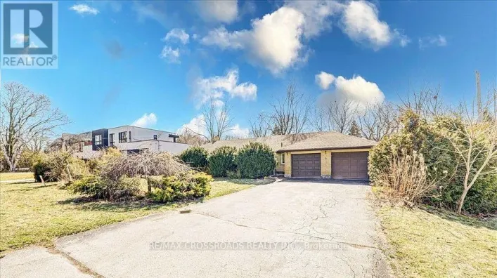 5 BALCARRA AVENUE, Toronto