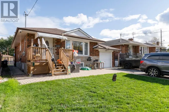 House for rent: 5 BARLOW ROAD, Toronto