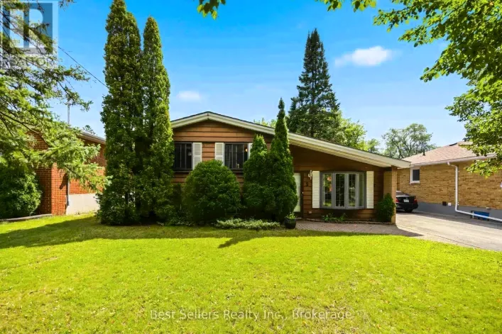 5 BENFRISCO CRESCENT, Toronto