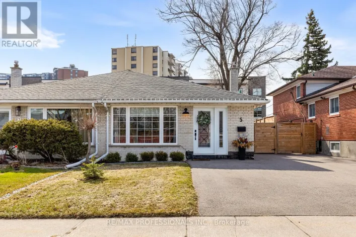 5 BIRGITTA CRESCENT, Toronto