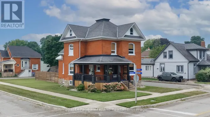 5 BRITANNIA ROAD W, Goderich)