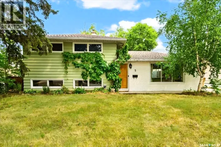 House for sale: 5 Bryant STREET, Regina