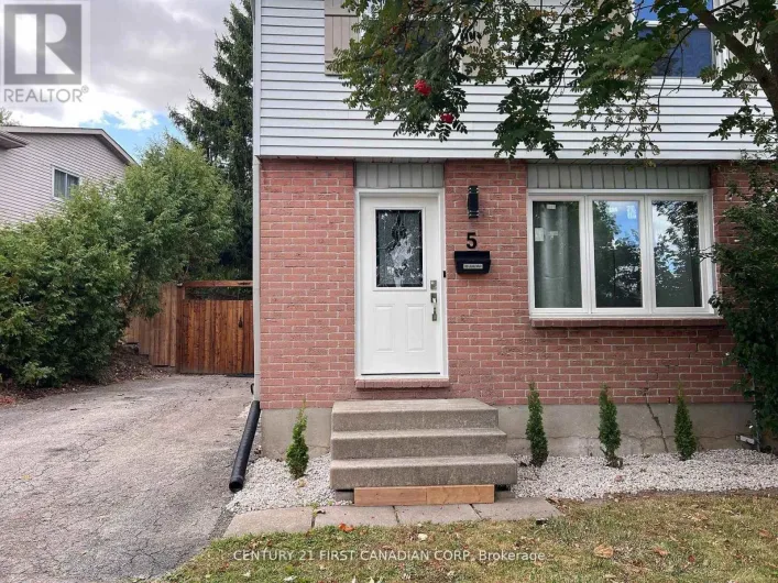 5 CHIDDINGTON GATE, London South