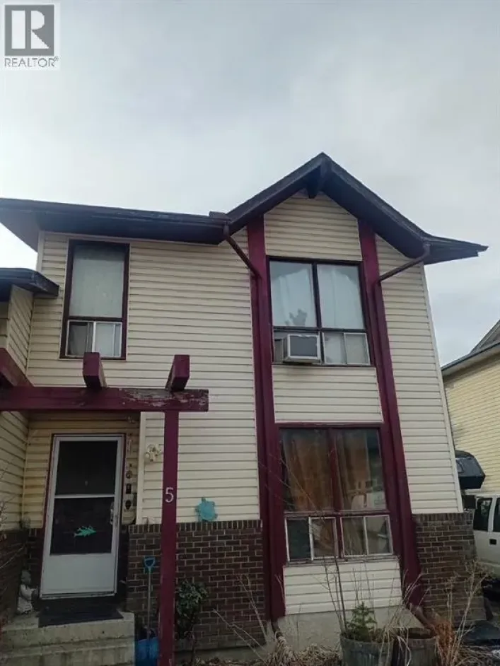 5 Deermeade Road, Calgary