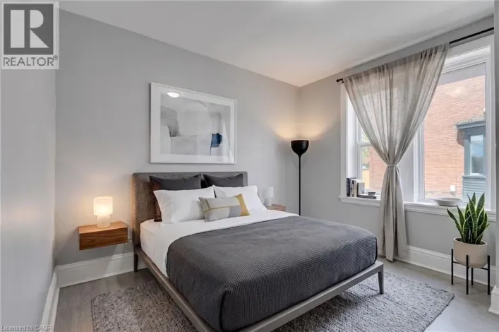 5 FAIRHOLT Road Unit# 8, Hamilton