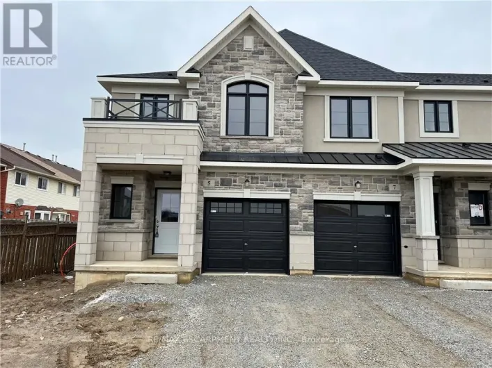 5 GENOA DRIVE, Hamilton