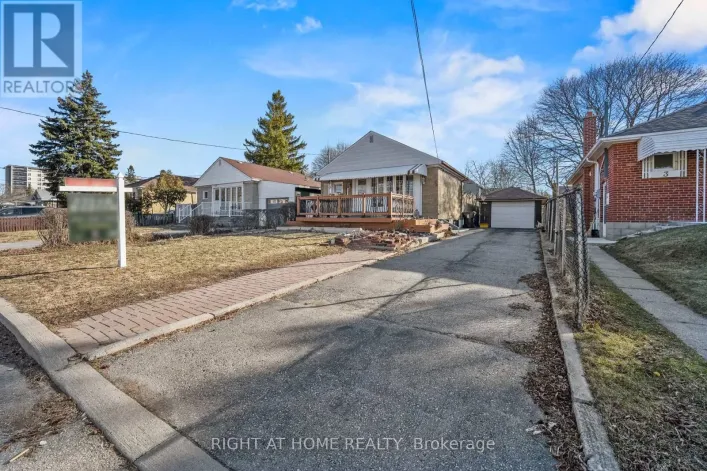 5 HOLLINGWORTH DRIVE, Toronto