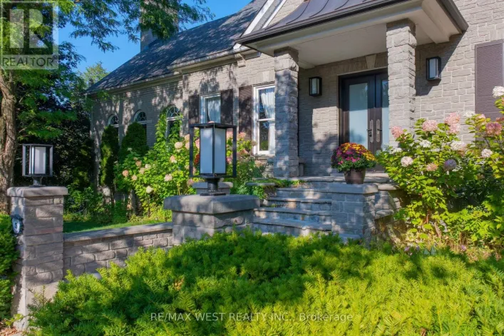 5 HUMBERVIEW DRIVE, Vaughan