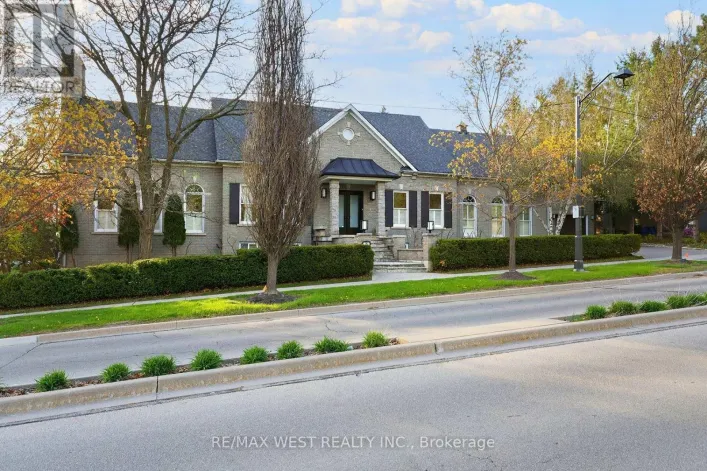 5 HUMBERVIEW DRIVE, Vaughan