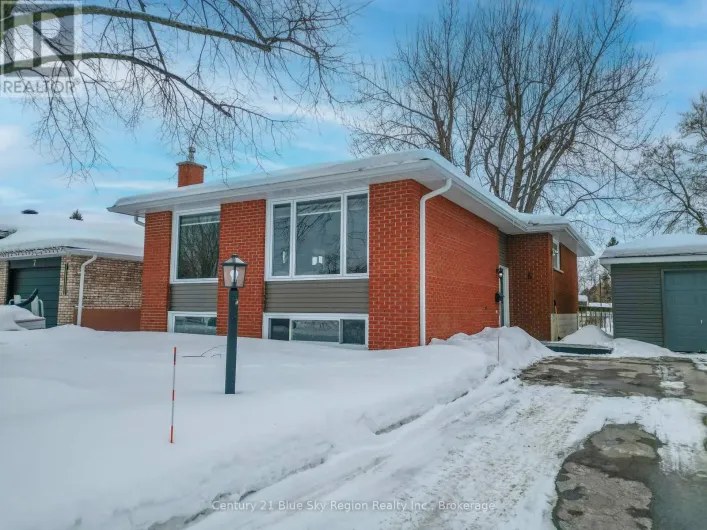 5 KNOX COURT, North Bay