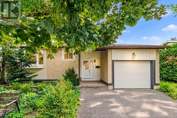5 LANSFIELD WAY, Ottawa