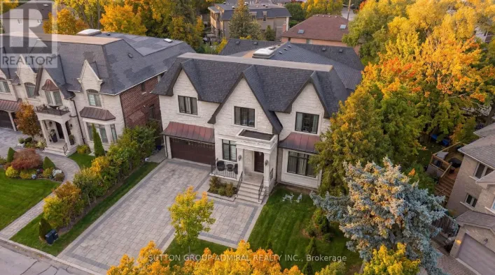 5 LLOYDMINSTER CRESCENT, Toronto