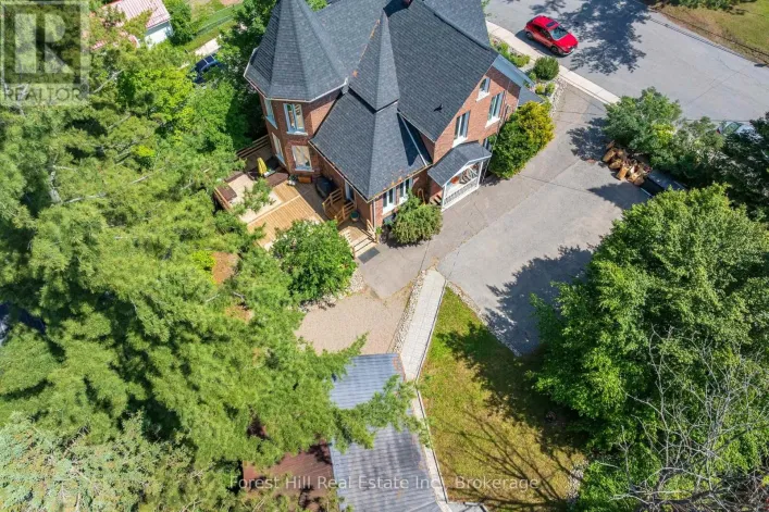 5 LORNE STREET N, Huntsville