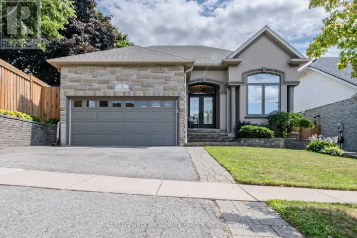 5 MACDONALD CRESCENT, Brantford
