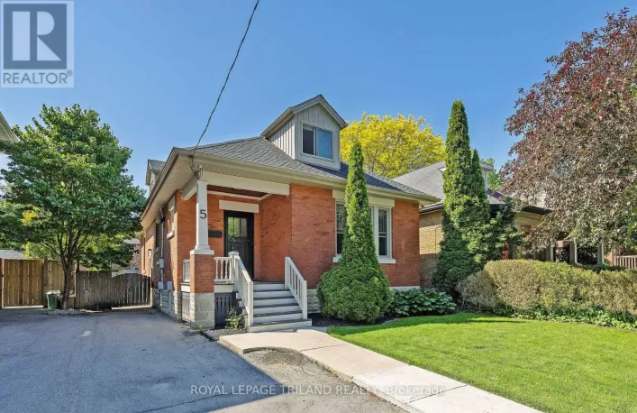 5 MCKENZIE AVENUE, London South