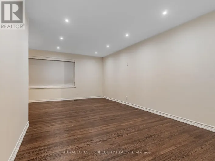 5 ROCHELLE CRESCENT, Toronto