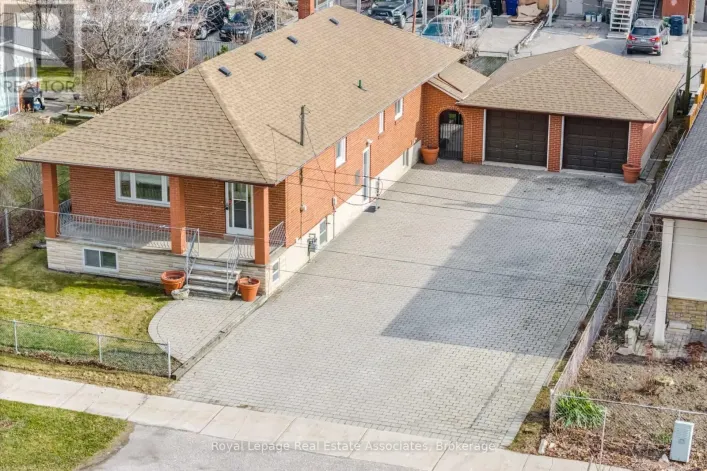 5 ROSEWOOD AVENUE, Toronto