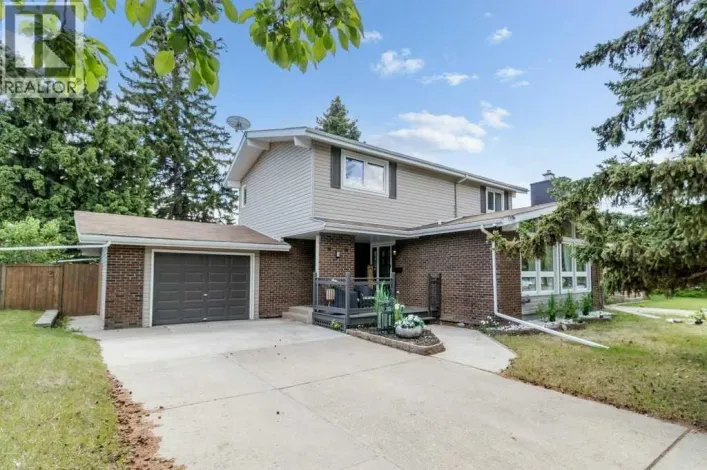 5 Selkirk Boulevard, Red Deer