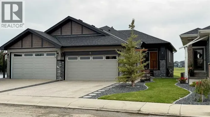 5 St. Andrews Close, Lyalta