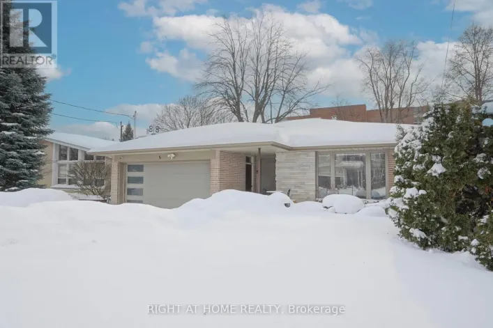 5 WINDHAM DRIVE, Toronto