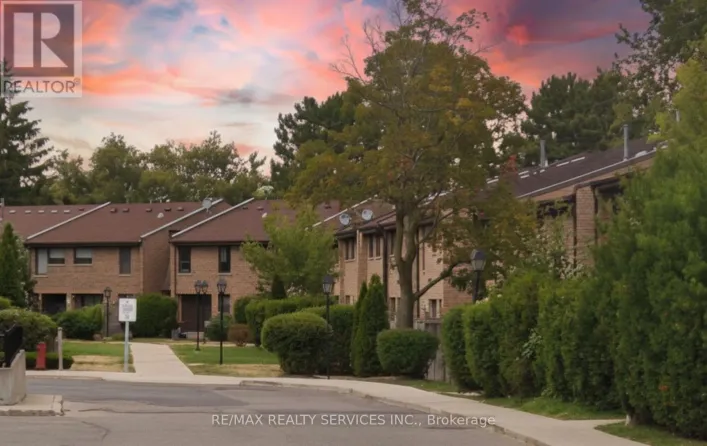 50 - 2605 WOODCHESTER DRIVE, Mississauga
