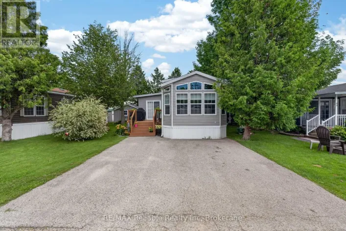 50 PORTSIDE DRIVE - 77719 BLUEWATER HIGHWAY, Central Huron