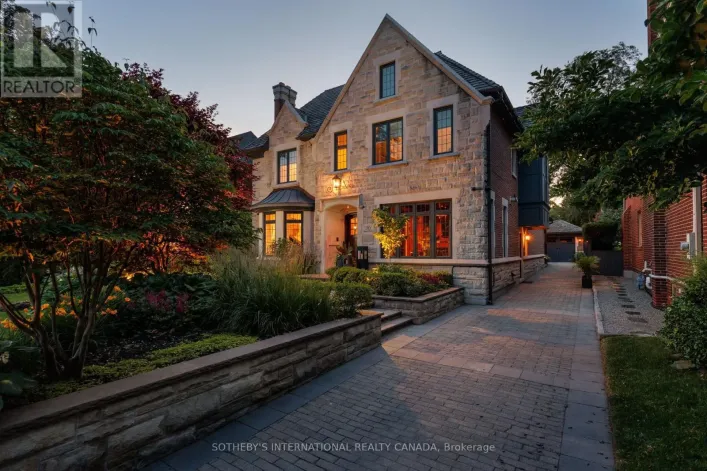 50 QUEEN MARYS DRIVE, Toronto