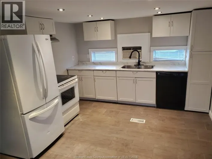 50 REGINA, Lakeshore