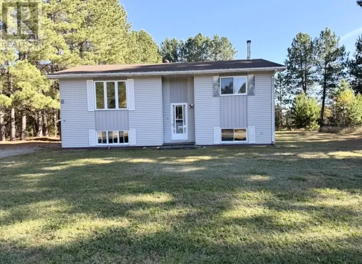 50 Russell AVE, Gogama