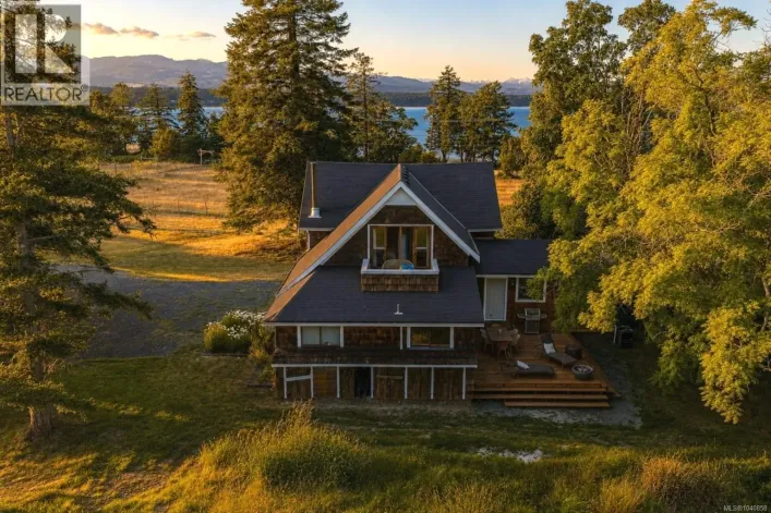 500 Central Rd, Hornby Island