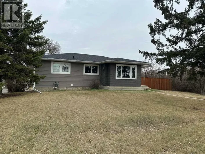5002 57 Avenue, Ponoka