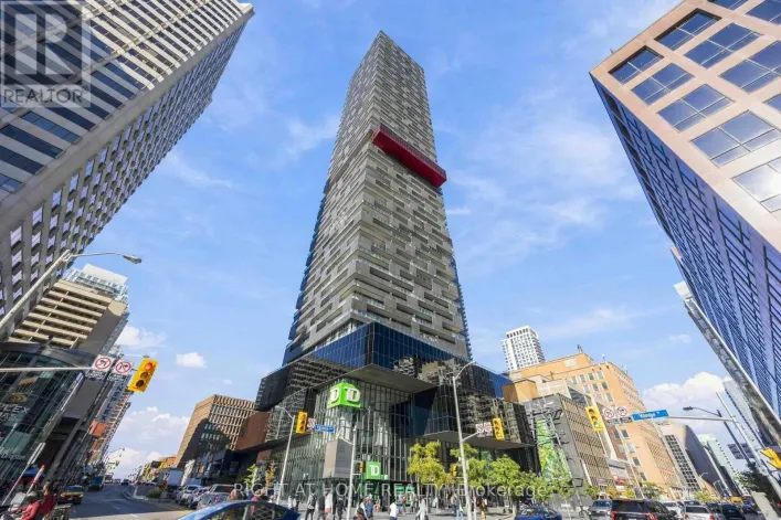 5002 - 8 EGLINTON AVENUE E, Toronto