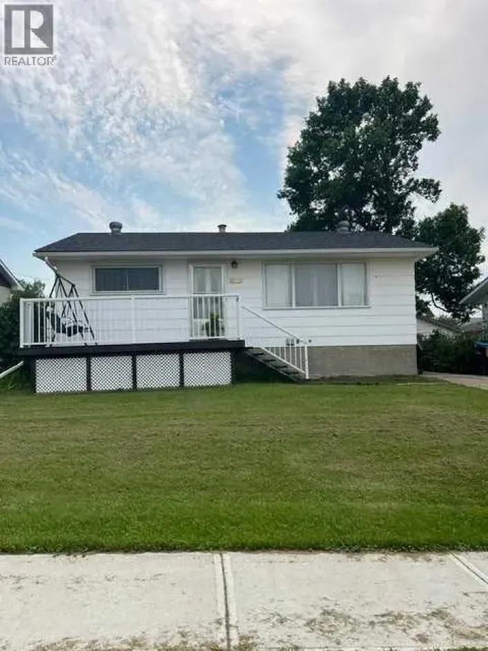 5005 47 Avenue, Mayerthorpe