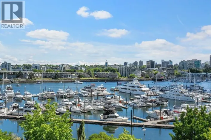501 1099 MARINASIDE CRESCENT, Vancouver