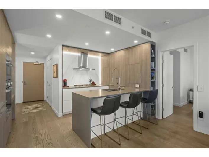 501 15165 THRIFT AVENUE, White Rock