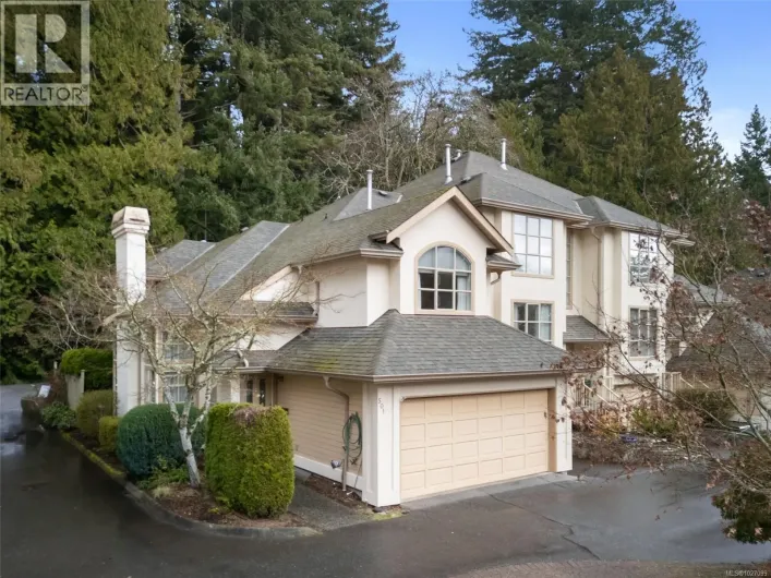 501 510 Marsett Pl, Saanich