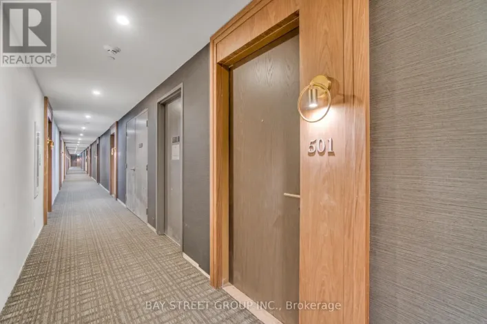 501 - 6 GREENBRIAR ROAD, Toronto
