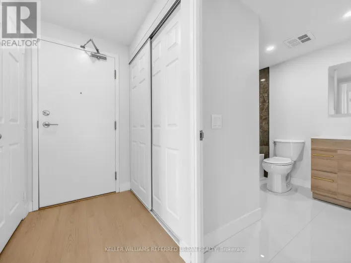 501 - 7 BISHOP AVENUE, Toronto
