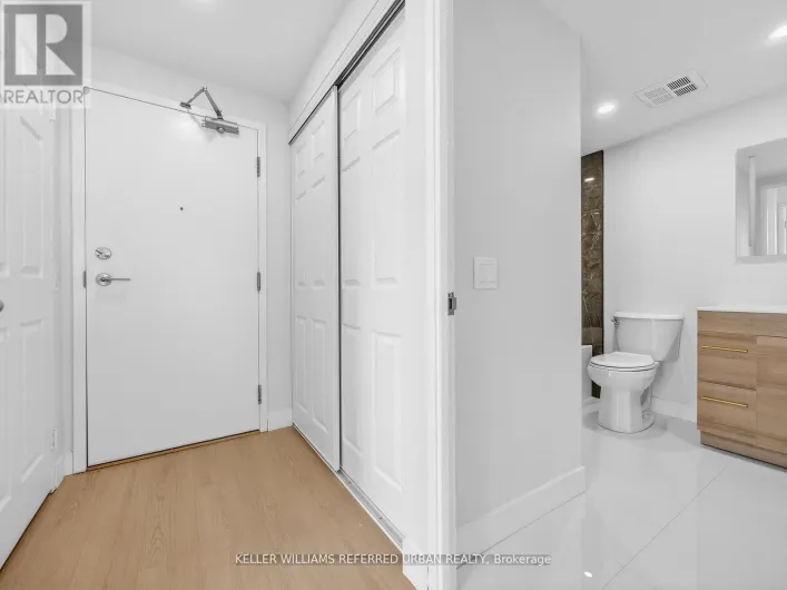 501 - 7 BISHOP AVENUE, Toronto