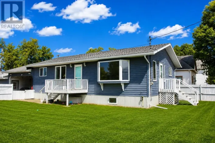 501 ATWOOD AVE, Rainy River