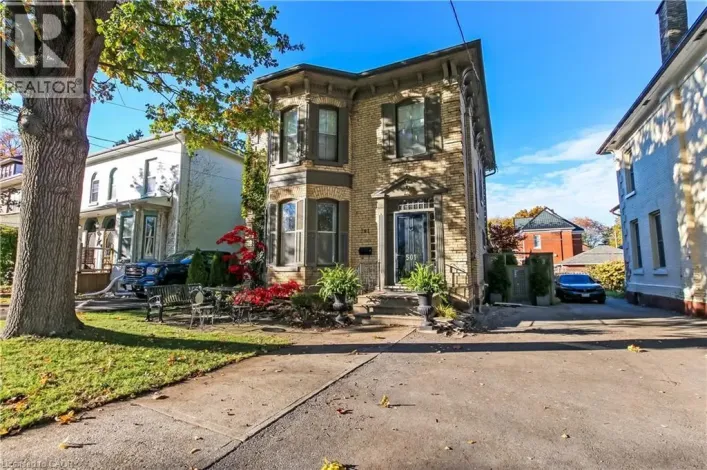 501 GEORGE Street, Woodstock