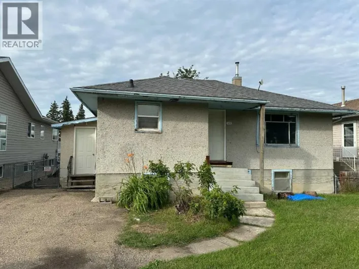 5010 44 Avenue, Ponoka