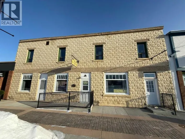 5012 51 Avenue, Ponoka