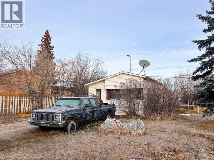 5016 48 Avenue, Pouce Coupe