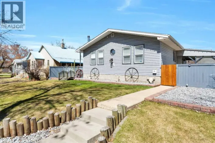 5016 55 Avenue, Ponoka